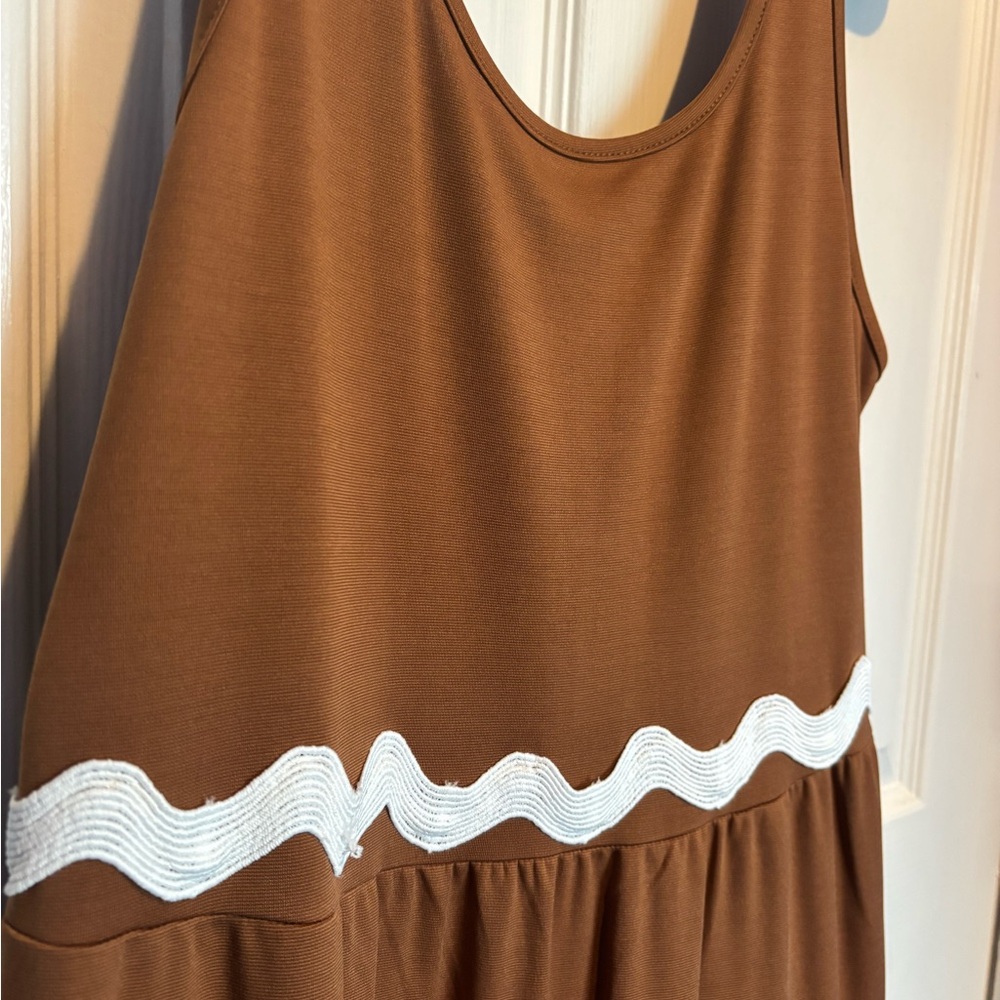 Brown Maxi Dress with White and Ruffle Accents - Picture 2 of 5